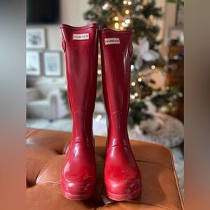 Hunter Rain Boots in Gloss Red